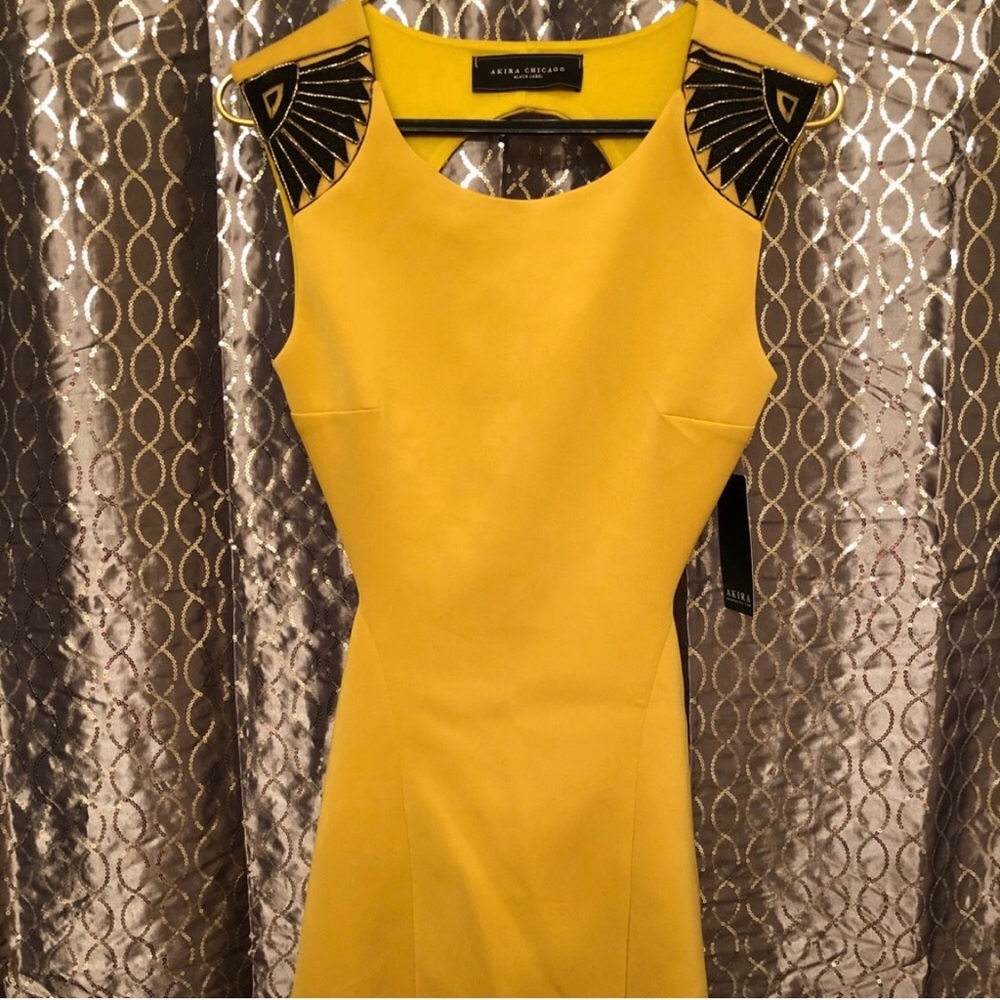 NWT Yellow dress with fun shoulder detail cut